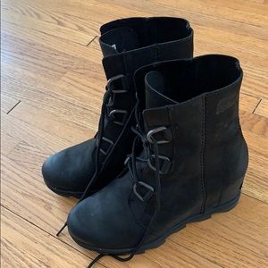 Sorel, Joan of Arc boots size 8.5 in Black